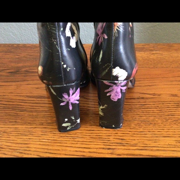 Matisse Floral Posey leather ankle boots - fun and comfy! - Picture 9 of 12